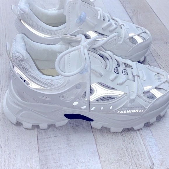 Fashion sneakers size 43, US 9 1/2 - Picture 2 of 11